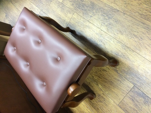 中古ピアノ椅子　高低自在・茶色・猫脚