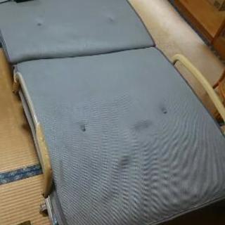 折り畳み式電動介護用ベッド