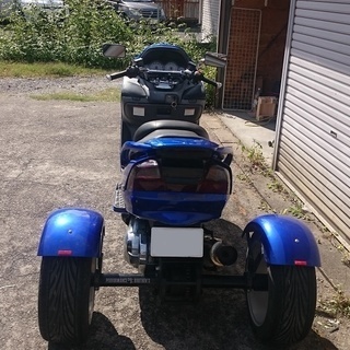 スズキ　スカイウエイブ250カスタムトライク