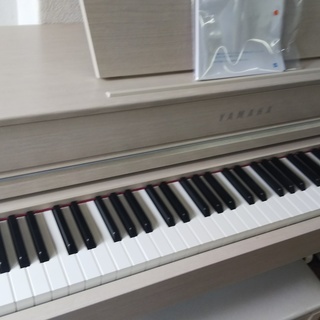 電子ピアノ　ヤマハ　CLP-535WA　2016製