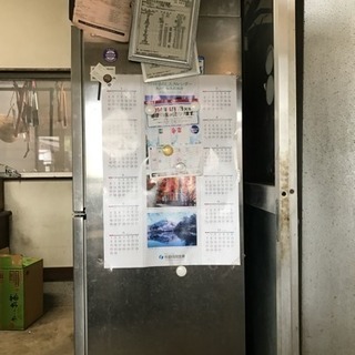 業務用冷蔵庫 縦型4枚扉