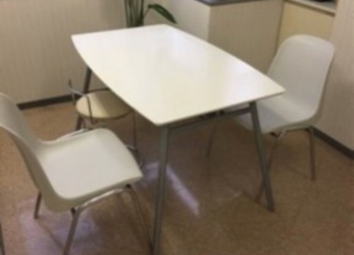 白いテーブルとイタリア製 MOD ELENA チェア 椅子 ☆良品☆