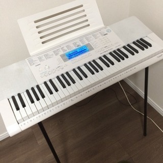 CASIO 光ナビゲーションキーボード スタンド、アダプター付き LK-221