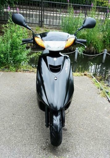 優れたエンジン。 7921 km（実走行）。ヤマハ（ジョグ）、SA36J。バッテリーは新品です。フロントブレーキパッドは新品です。バックブレーキパッドは新品です。エンジンオイルは新品です。水冷バイク。
