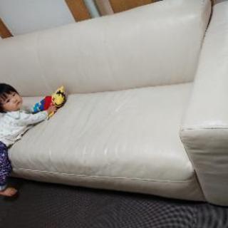 大幅値下げ(涙)❗本革 白 ソファー。ブランド:ハコア(定価28万円以上
)