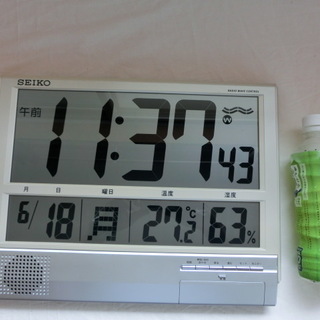 SEIKO セイコーのデジタル置時計・壁掛け時計です。大型のデジ...