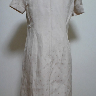 1万円お値下げCourreges ブランドマーク総柄　大人可愛いワンピ♡