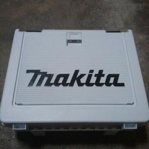 マキタインパクトドライバー。
