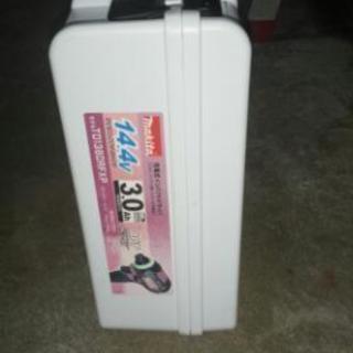 マキタインパクトドライバー。