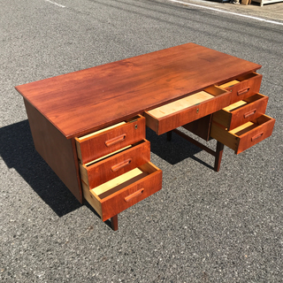 デンマーク製 ビンテージデスク 両袖 1950年代 チーク材 鍵付き