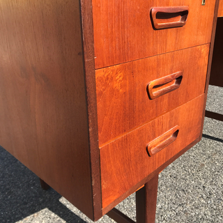 デンマーク製 ビンテージデスク 両袖 1950年代 チーク材 鍵付き