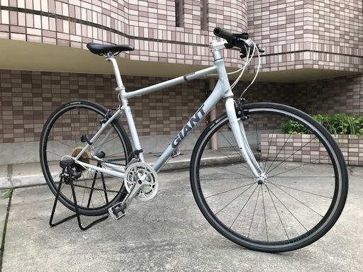 売り切れました！GIANT エスケープ　Ａir 　クロスバイク　（２０１5）　２×９　シマノ１８段