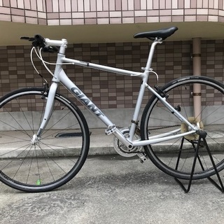 売り切れました！GIANT エスケープ　Ａir 　クロスバイク　（２０１5）　２×９　シマノ１８段