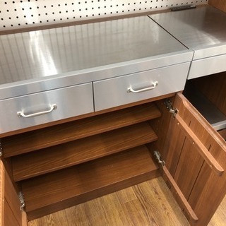 UNICO 3枚扉カップボード