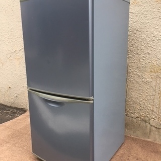 サンヨー冷蔵庫、２ドア、112L, 2004年製