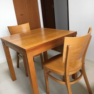 unicoのダイニングテーブル＆椅子×2