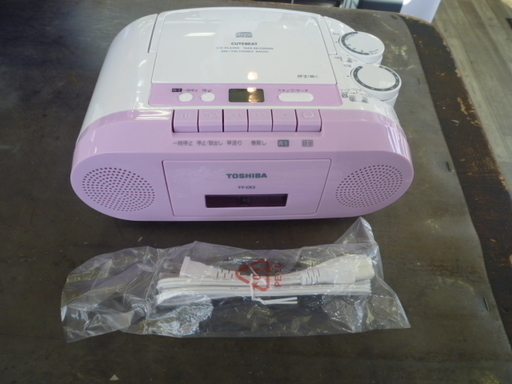 R 中古 TOSHIBA CDラジカセ ワイドFM対応 TY-CK2 2018年製