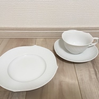 未使用☆マイセン波の戯れホワイト ティーカップ&ソーサーとケーキ皿5