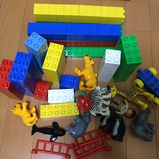 レゴブロック(箱なし)と少し大きめブロック