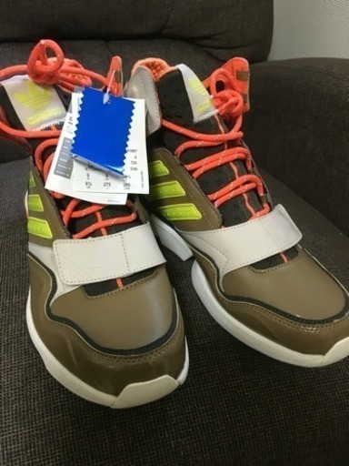 スニーカー adidas