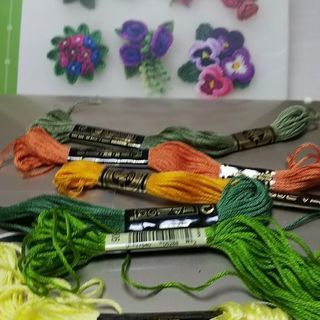 刺繍糸  未使用品4使用3無料