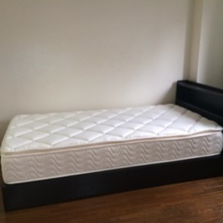 Single bed / シングル ベッド