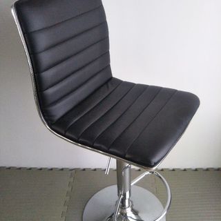 値下げ！高さ調節できる　カウンター椅子　黒