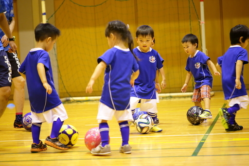 府中市サッカースクール 3歳 12歳対象 クロノス 府中のサッカーの生徒募集 教室 スクールの広告掲示板 ジモティー 府中市サッカースクール 3歳 12歳対象 クロノス 府中のサッカーの生徒募集 教室 スクールの広告掲示板 ジモティー