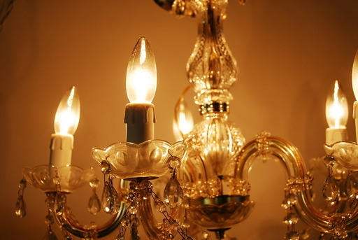 豪華で可愛いイタリア製　クリスタルフレーム ゴールド　シャンデリア　5灯　クリスタルガラス　アントレ