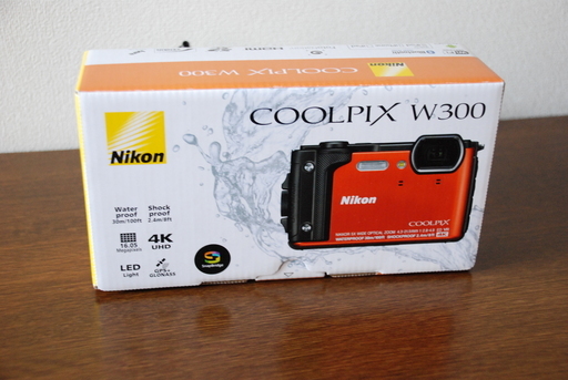 ニコン防水カメラCOOLPIX　W300　ほぼ未使用・新品　画面フィルム付き　デジタルカメラ・アウトドア・４K動画・デジカメ・