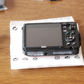 ニコン防水カメラCOOLPIX　W300　ほぼ未使用・新品　画面フィルム付き　デジタルカメラ・アウトドア・４K動画・デジカメ・