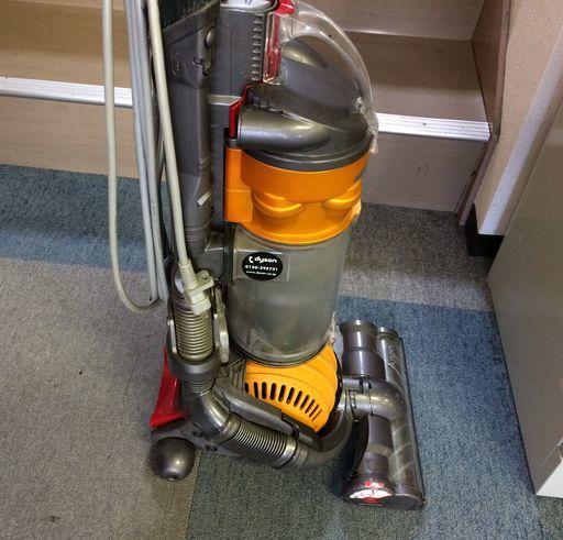 Dyson ダイソン Dc24 Ball モーターヘッドスティック型掃除機 オレンジ イエロー Jm7 取りに来られる方限定 はぁとらいん 尼崎の生活家電 掃除機 の中古あげます 譲ります ジモティーで不用品の処分