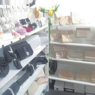 👗レンタルドレス専門店👗お呼ばれされている方・花嫁さま二次会用・ご親族様のスーツもご用意しております。お急ぎの方もご利用くださいませ。 - 仙台市