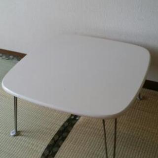 テーブル（白）