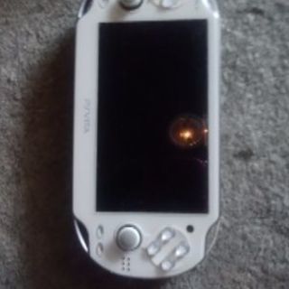 PS Vita クリスタルホワイト PCH-1100