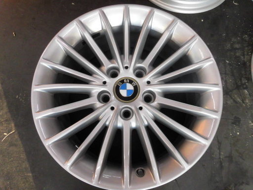 海外最新 綺麗にしました!!BMW 3シリーズ純正 7.5J+37 120-5穴