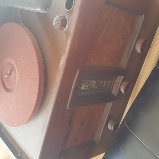 昭和レトロな雰囲気の「蓄音機」はいかがでしょうか。