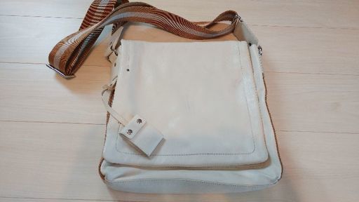 バリーのショルダーバッグ
