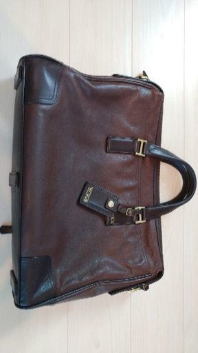 TUMIのビジネスバッグ