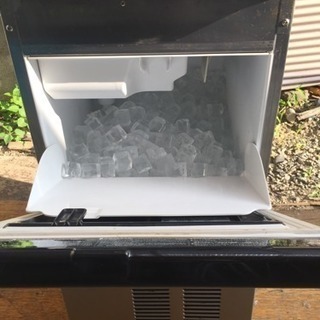最終値下げデス❣️このサイズは重宝❗️ﾎｼｻﾞｷ25k製氷機