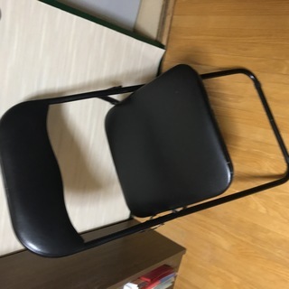 ニトリ製　折りたたみパイプ椅子　