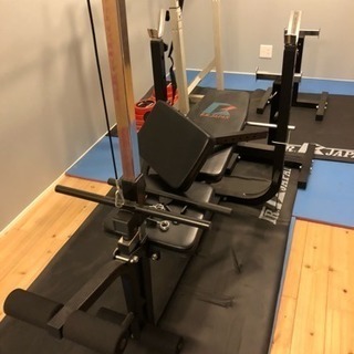 トレーニングルーム ウェイトトレーニング器具一式