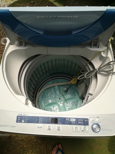 SHARP　洗濯機5.5キロ　2015年　幅56.5㎝　奥行53.5㎝　高さ89.8㎝