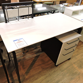 引取限定】パソコンデスク（棚付き）ホワイト