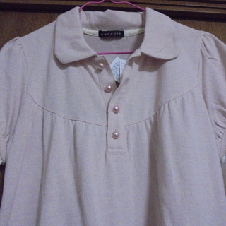 淡いピンク裾白のひらひらの襟付きワンピース　新品タグ付きです