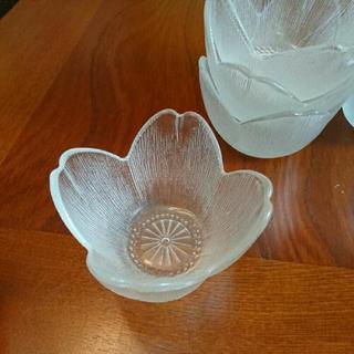 お花のガラス小鉢 八個セット 未使用品