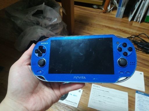 PS vita 傷ありブルー　箱無し