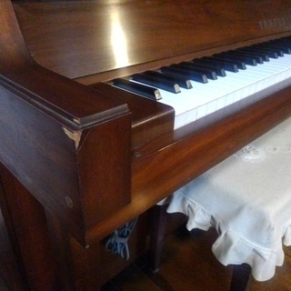 ヤマハ　YAMAHA　アップライトピアノ　木目調　W-102　W102