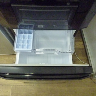 R 中古MITSUBISHI  ２ドア冷蔵庫 146L 右開き MR-P15Z 2016年製