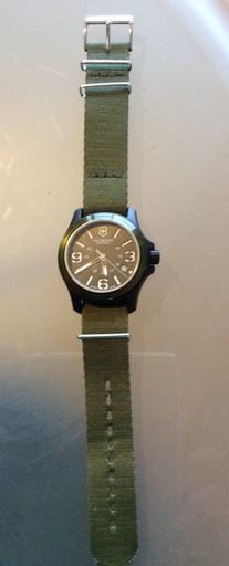 値下げしました。ビクトリノックス　腕時計　オリジナル　241514　 グリーンダイアル×グリーンナイロンベルト 美品